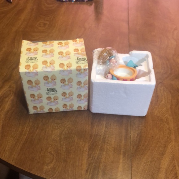 New In Box Precious Moments “MAY” Birthday Month Garden Tea Cup! - Picture 15 of 15